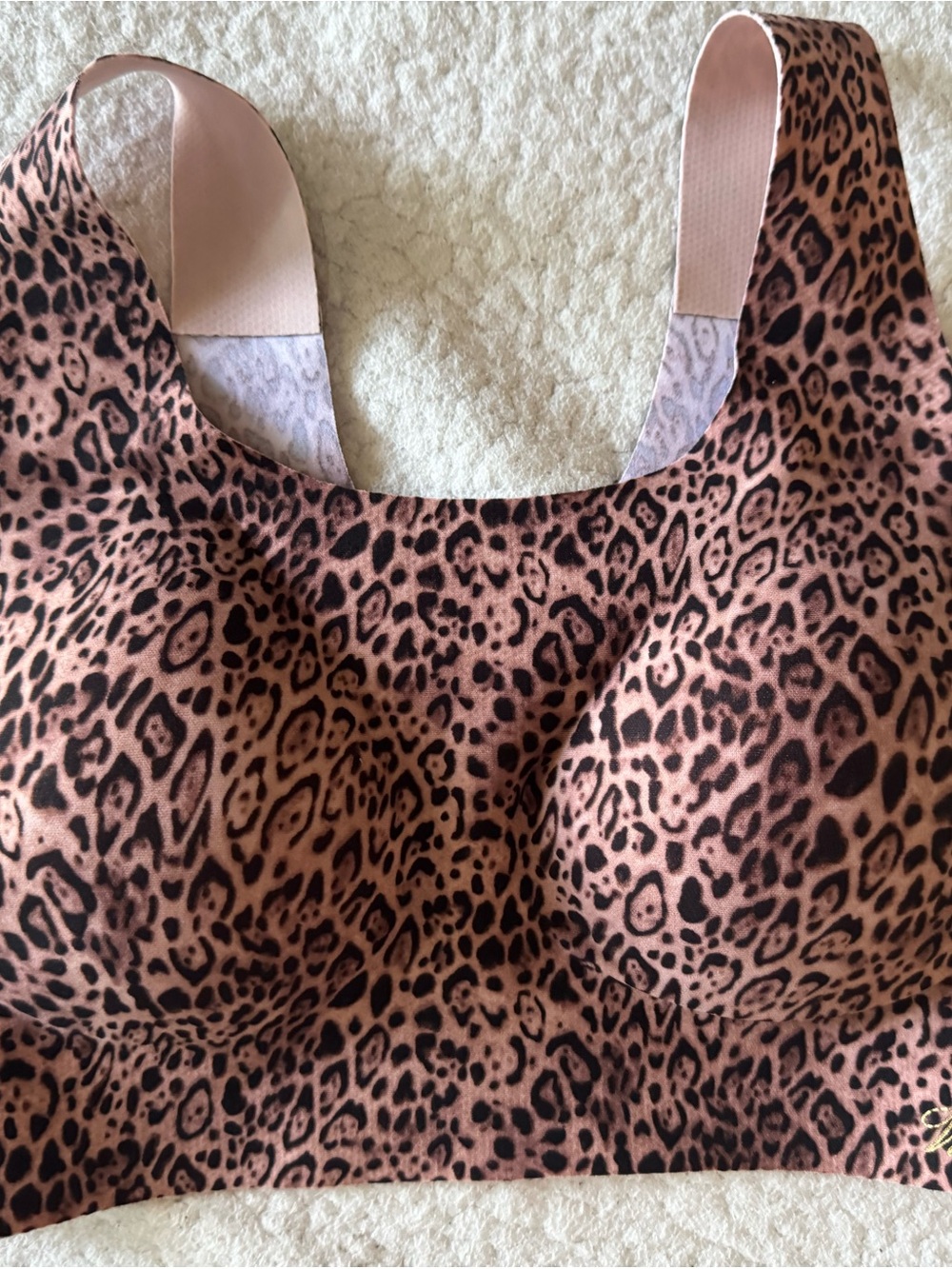 Victoria’s Secret Leopard Print Wireless Sports Bra – Pink/Black